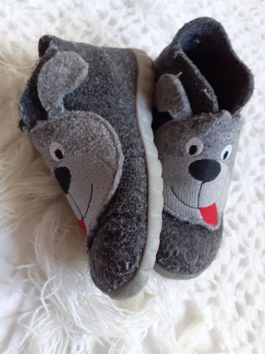 Ciepłe kapcie buciki 24, stopa: ok. 15,5 cm