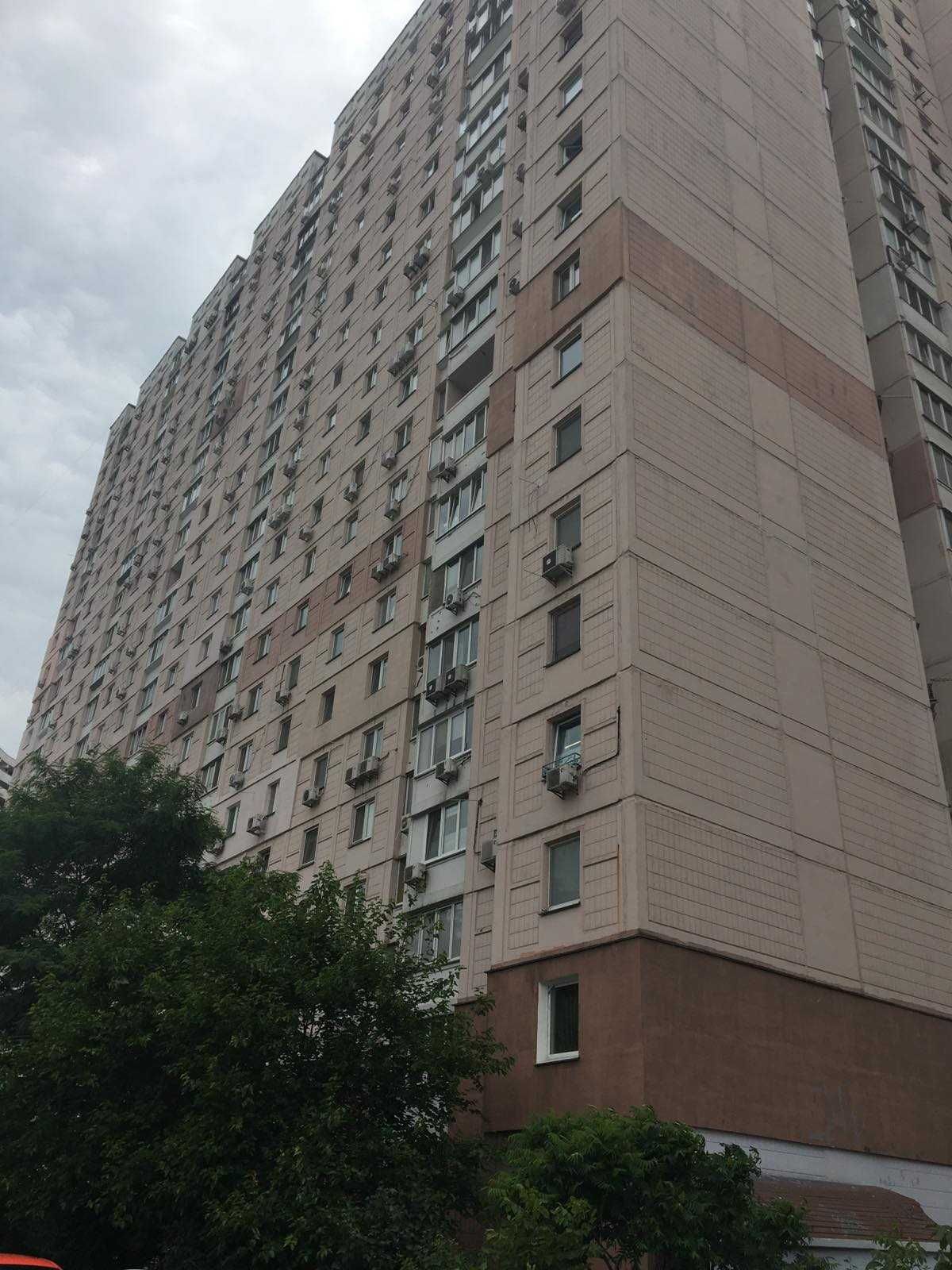Позняки.  Продам затишну 1 кім. квартиру, Пчілки 2Б