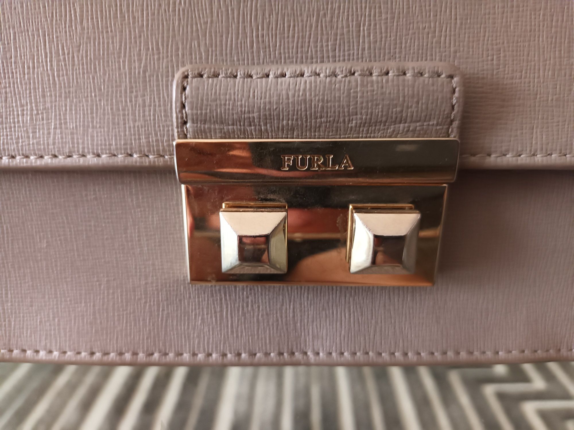 Mala Furla nova cinza