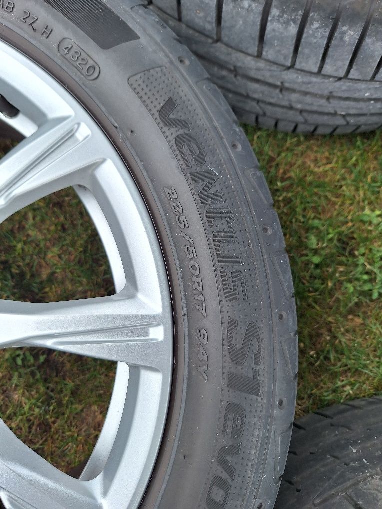 Felgi z oponami oryginalne Audi 17 cali