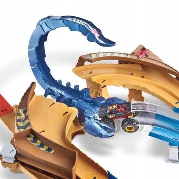 Трек Hot Wheels Monster Trucks Scorpion Playset Жало скорпіона