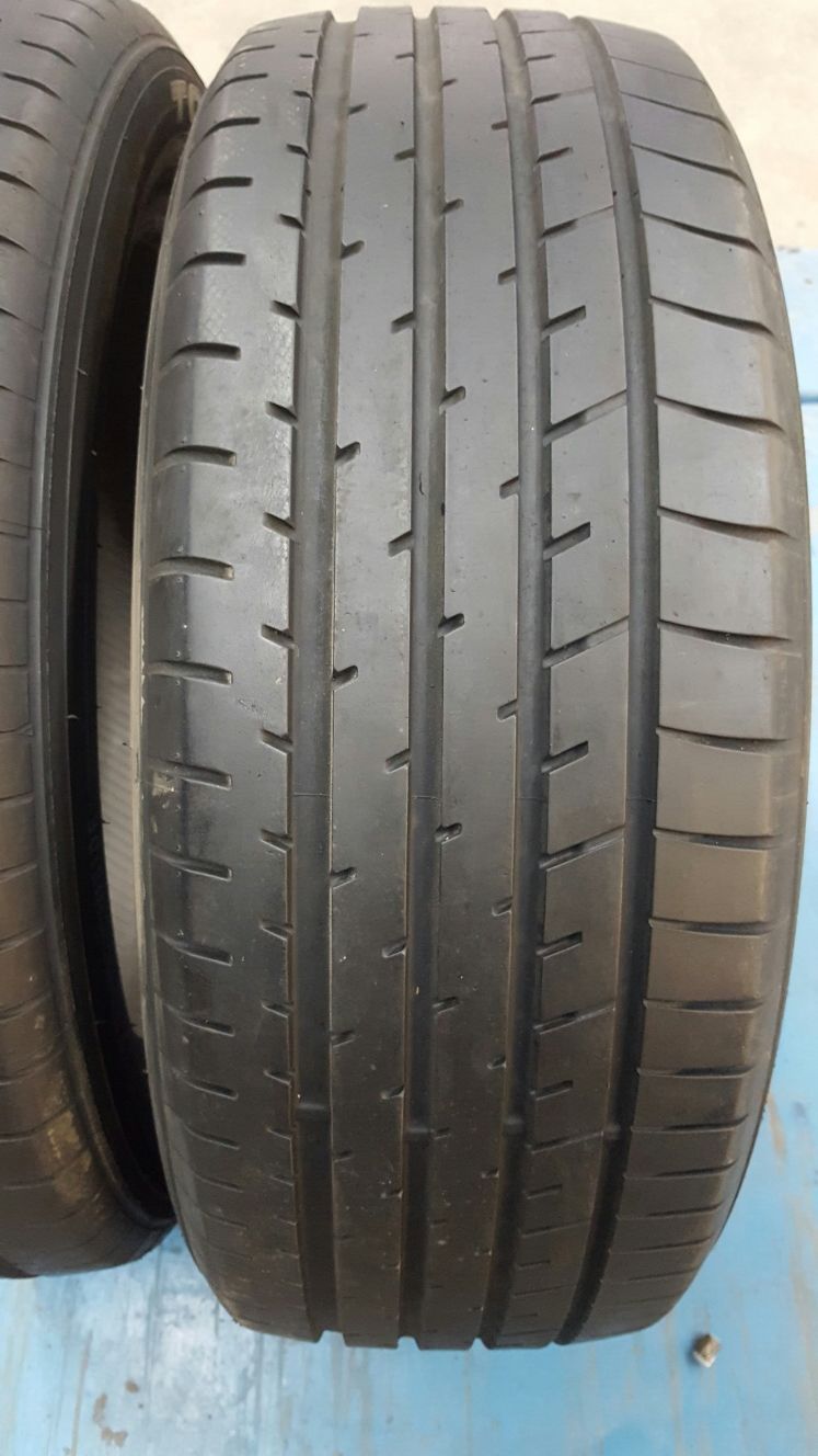 Para opon 225/55R19 Toyo