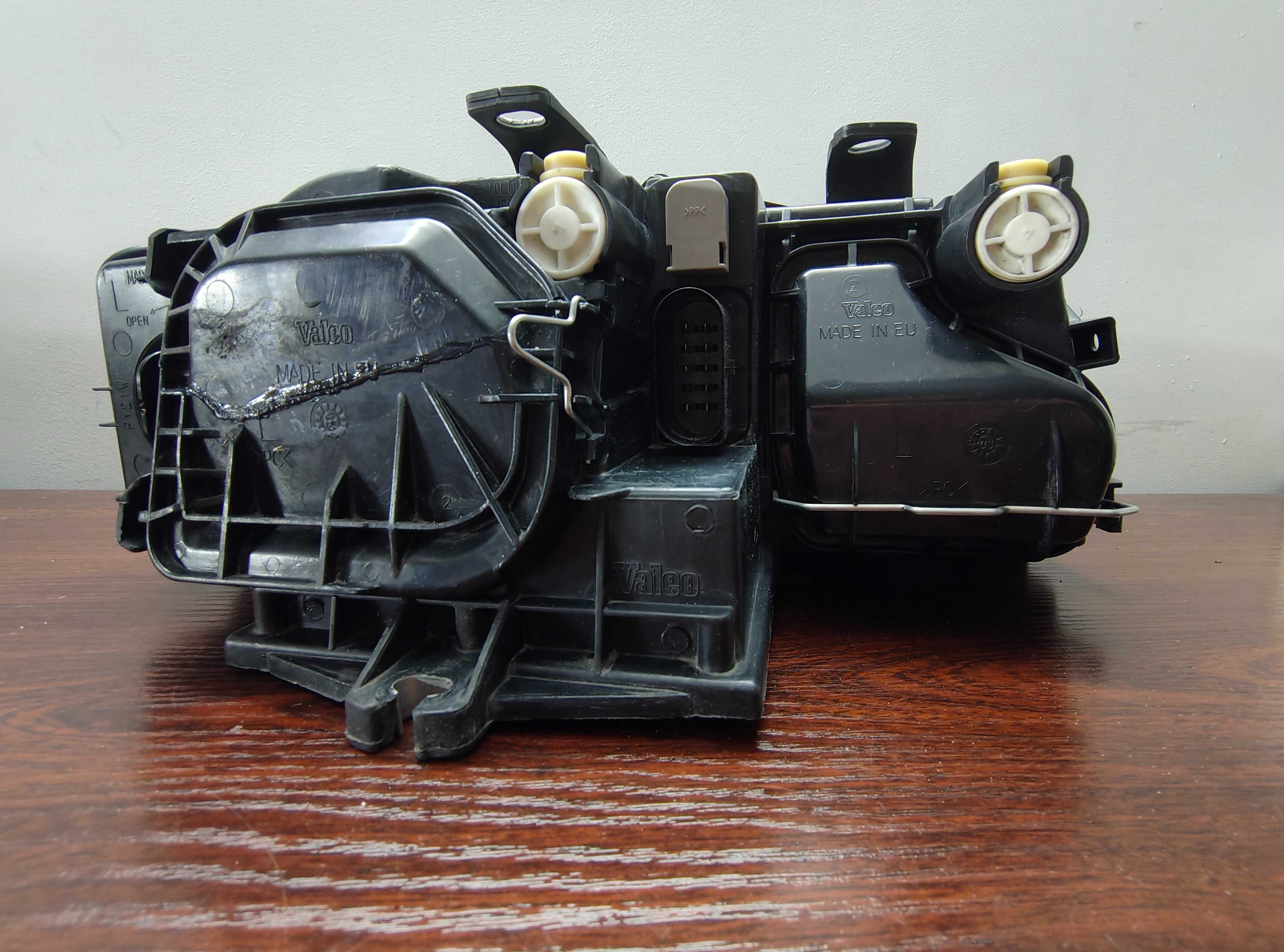 AUDI A4 B6 lampy przód przednie prawa lewa komplet