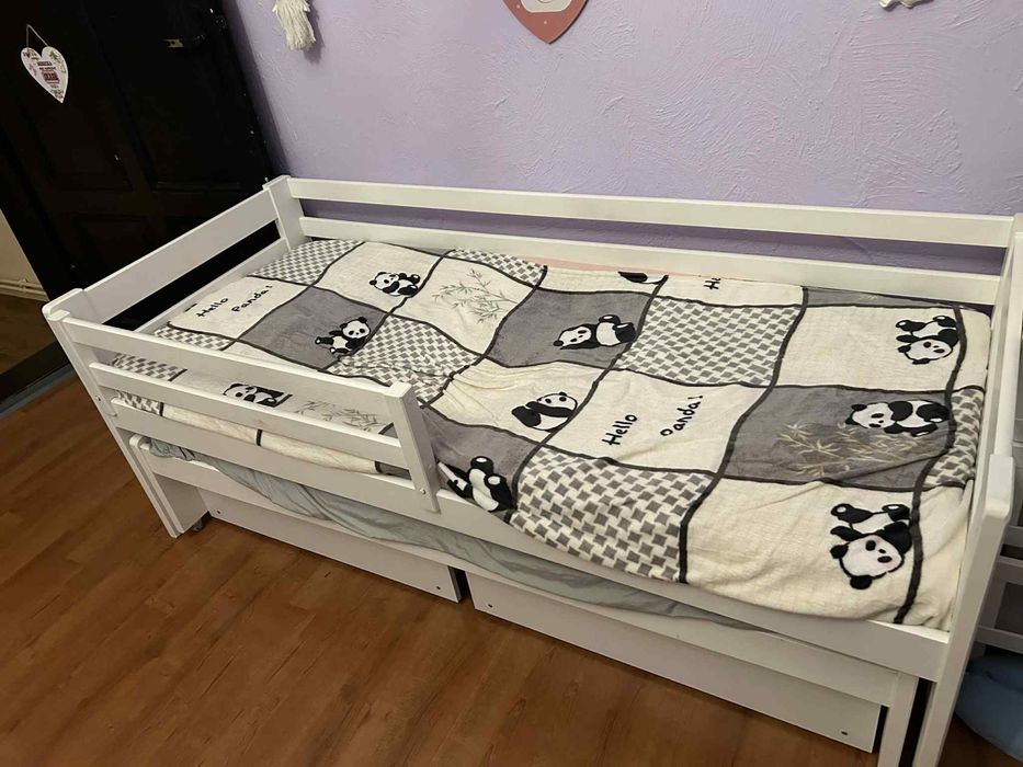 Podwójne młodzieżowe łóżko