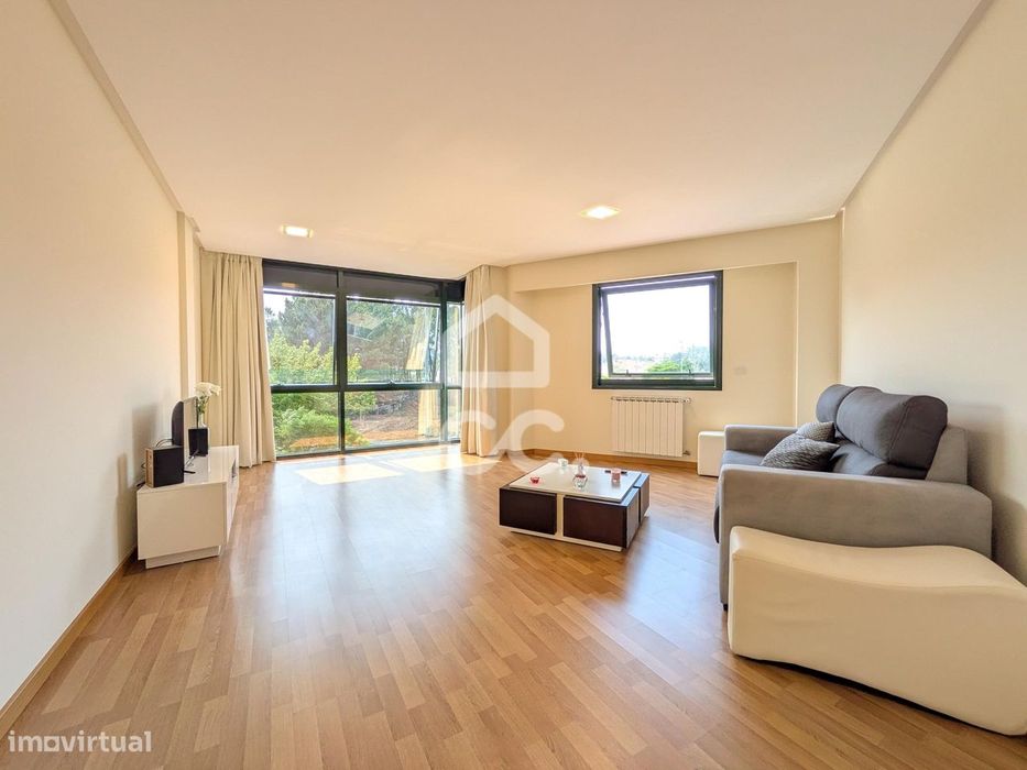 Apartamento T3,  Varanda, Suíte e Garagem perto do Centro de Chaves