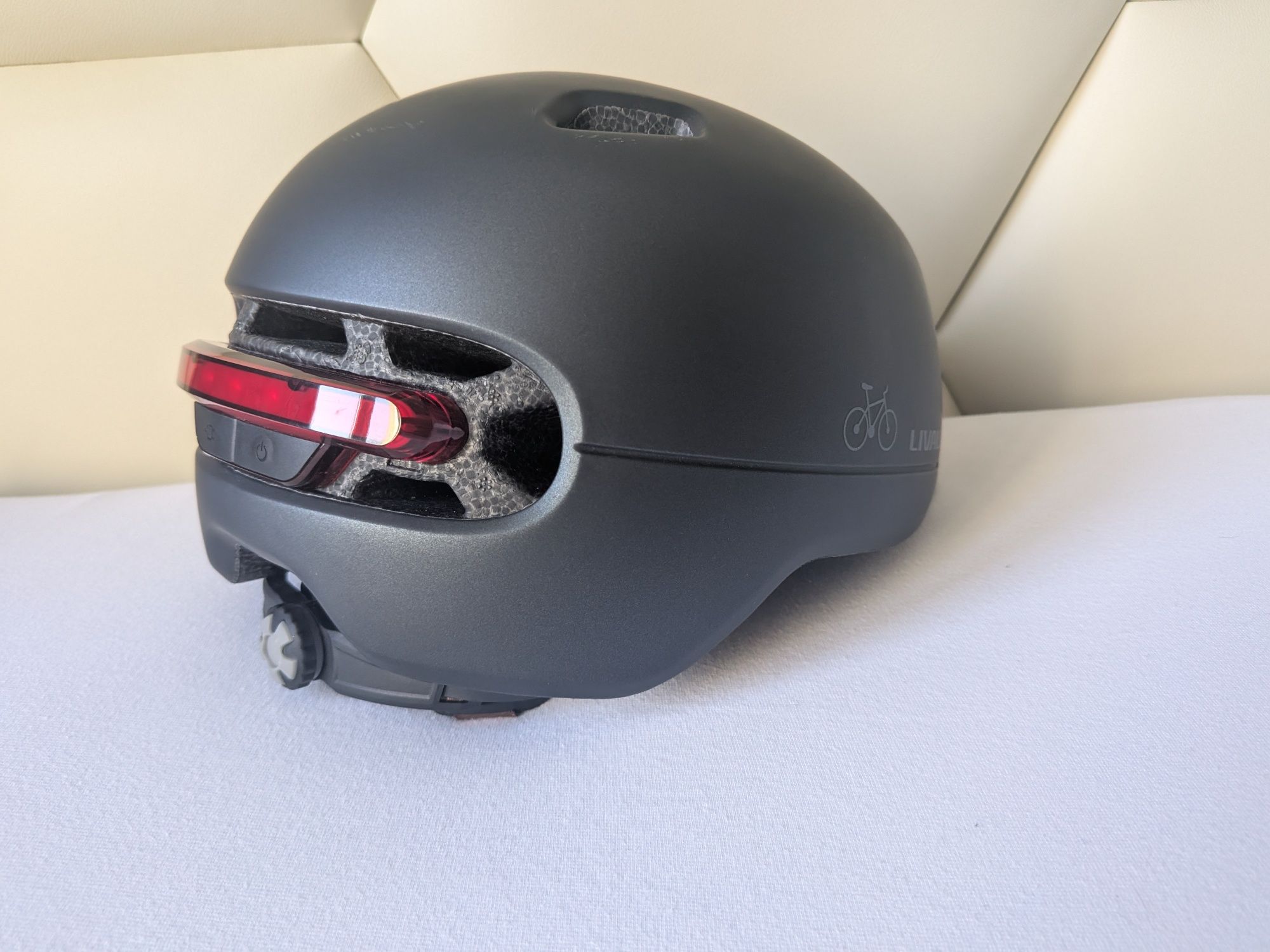 Livall C20 Kask z LED na Hulajnogę / Rowerowy / Rolki /  Czarny