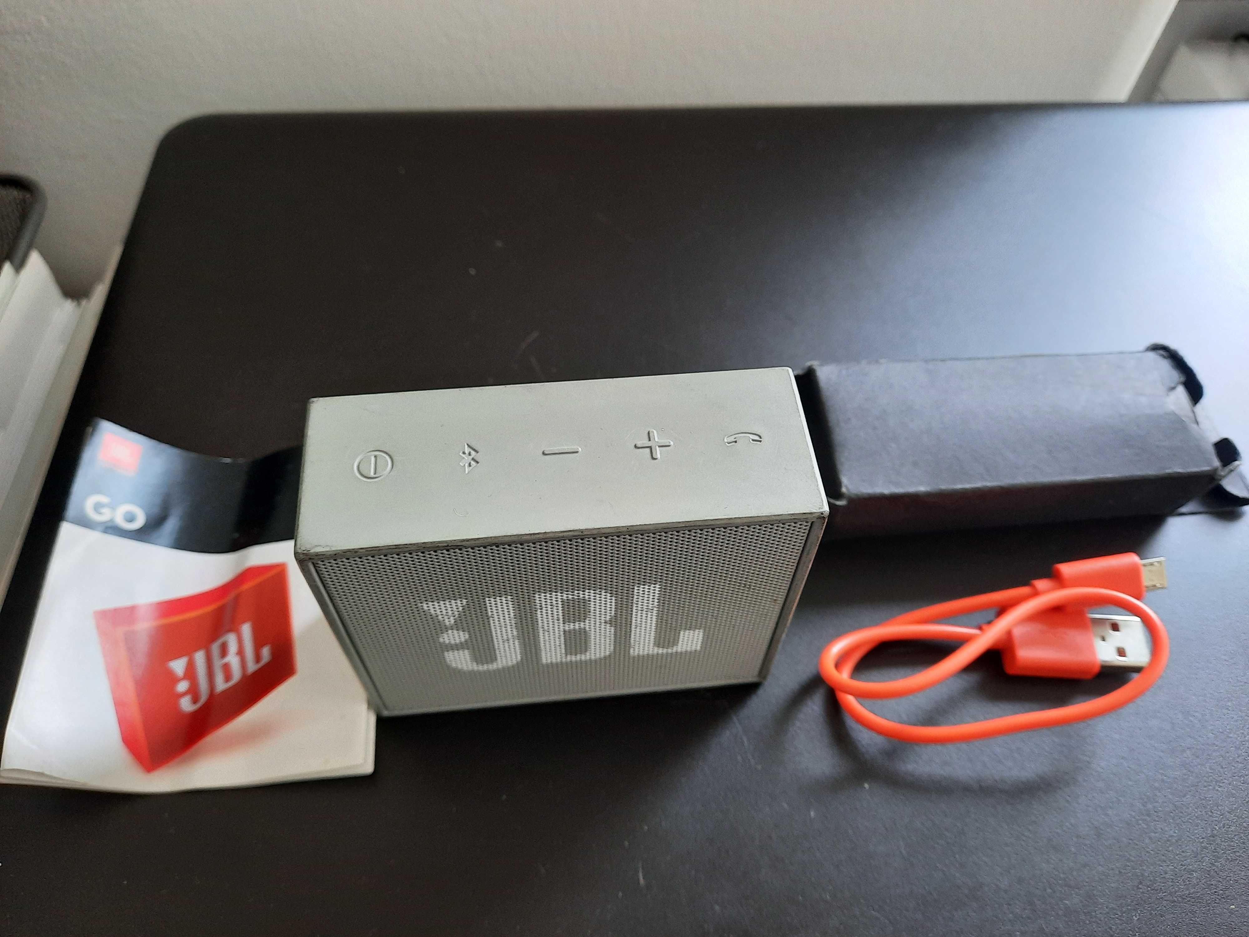 Coluna JBL _ graves avariados em som muito alto