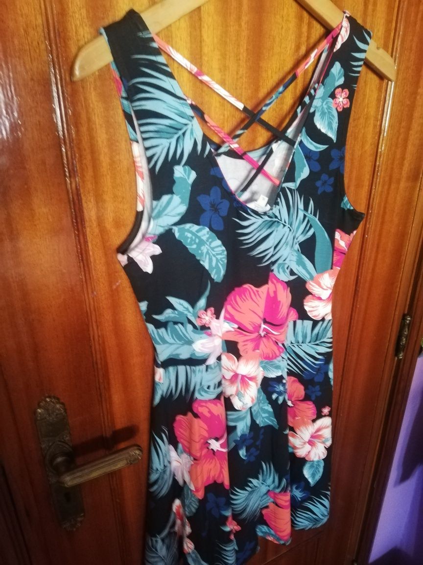 Vestido florido - tamanho L/XL