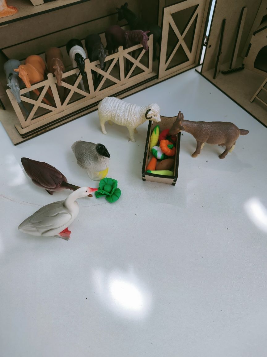 Амбар Ферма Конюшня в наборе с животными и овощами из полимерной глины