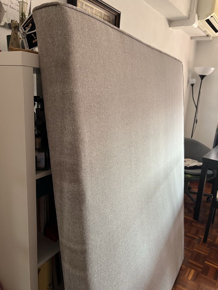 Vendo cabeceira de cama estofada cinzenta clara
