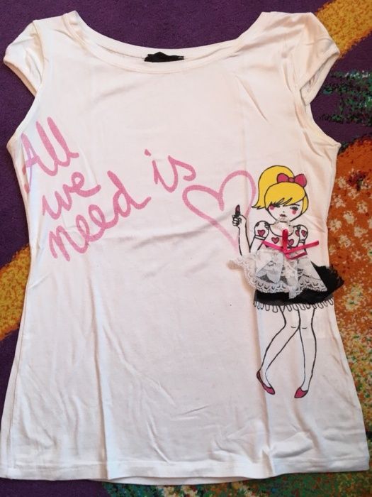 Koszulka „All we need is love”