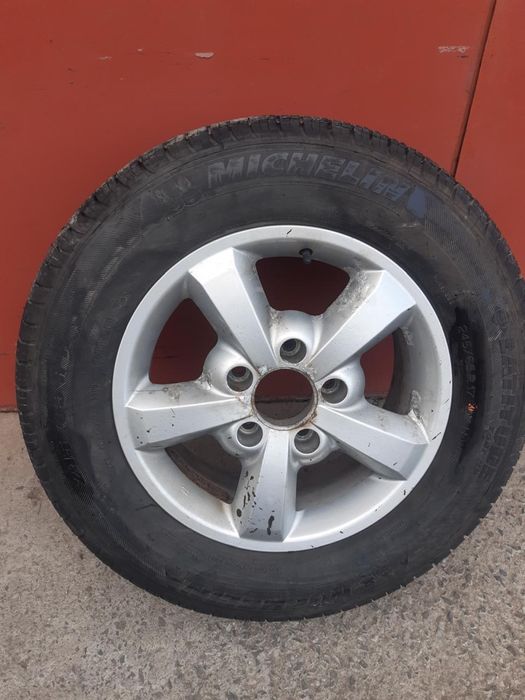 Шини, диски kia sorento R17 7J*7/ /5*139.7/ /45/ /95.3 Б/В
