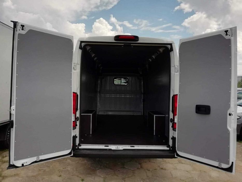 Fiat Ducato L4H2 Zabudowa busa auta dostawczego ze sklejki laminowanej