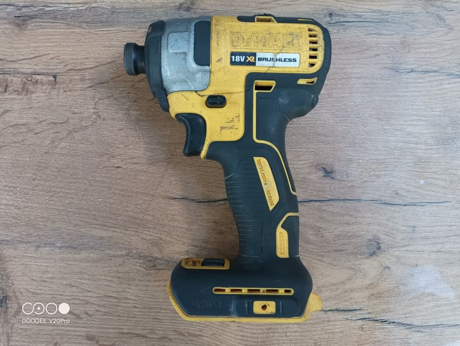 Zakrętarka DeWalt DCF 887 XR18 18v