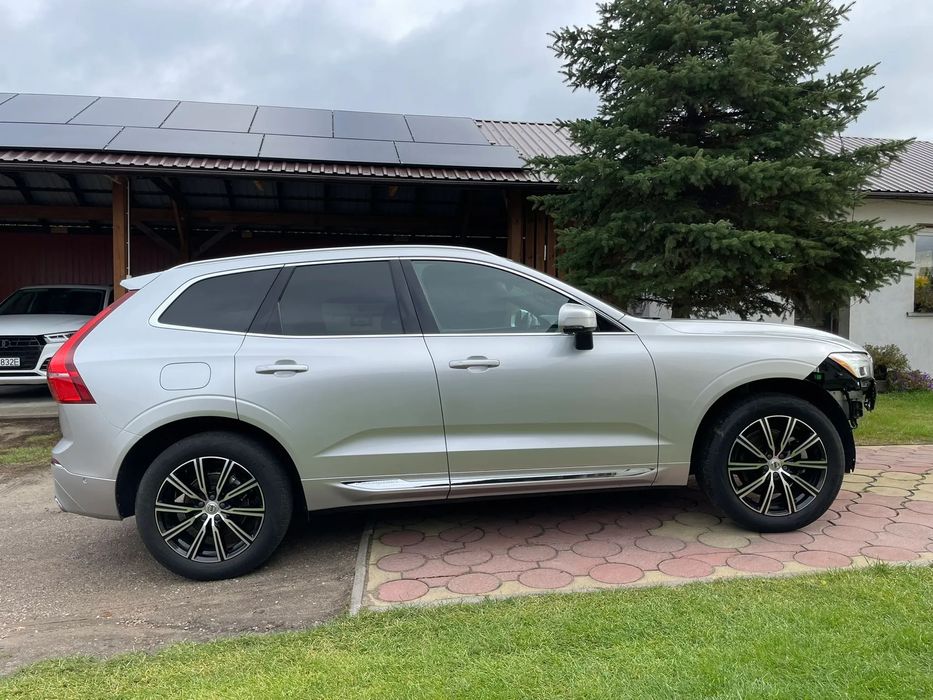 Volvo XC 60 AWD Bogata wersja, mały przebieg i szkoda