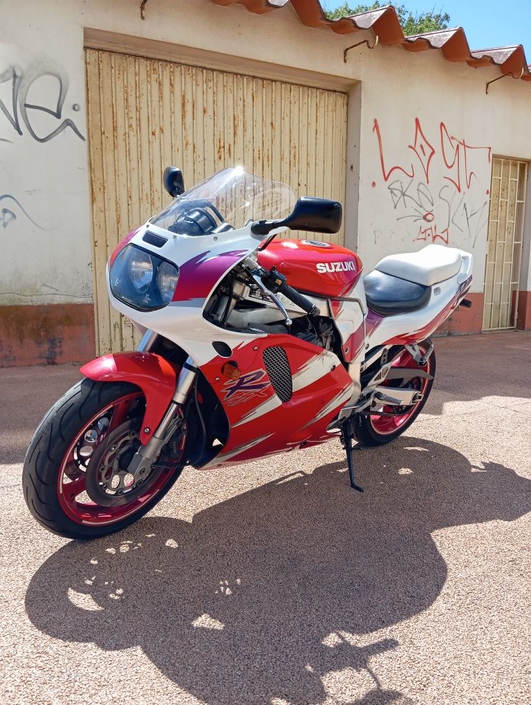 Suzuki GSXR 750 Icónica