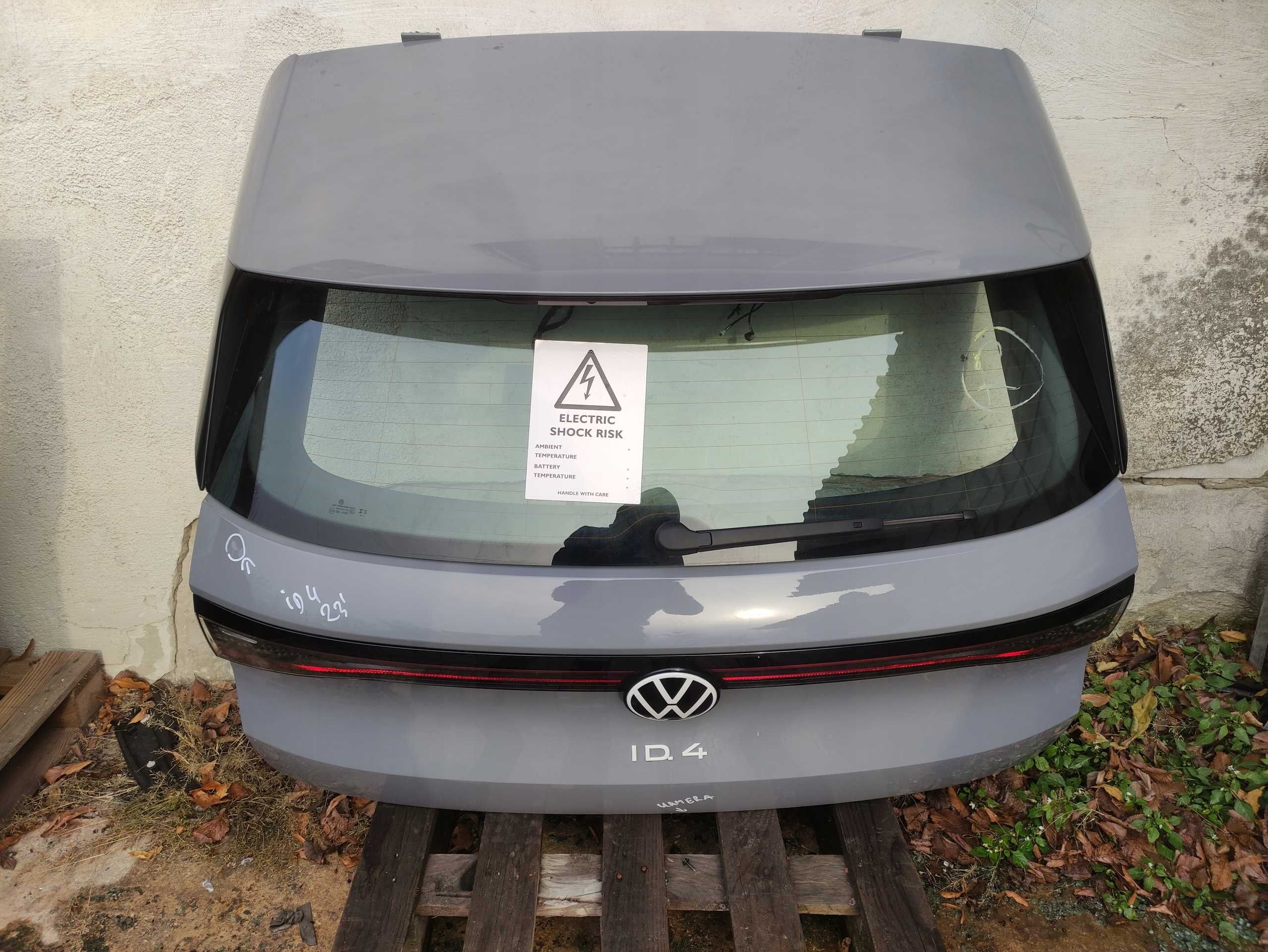 VW ID4 10A Кришка багажника