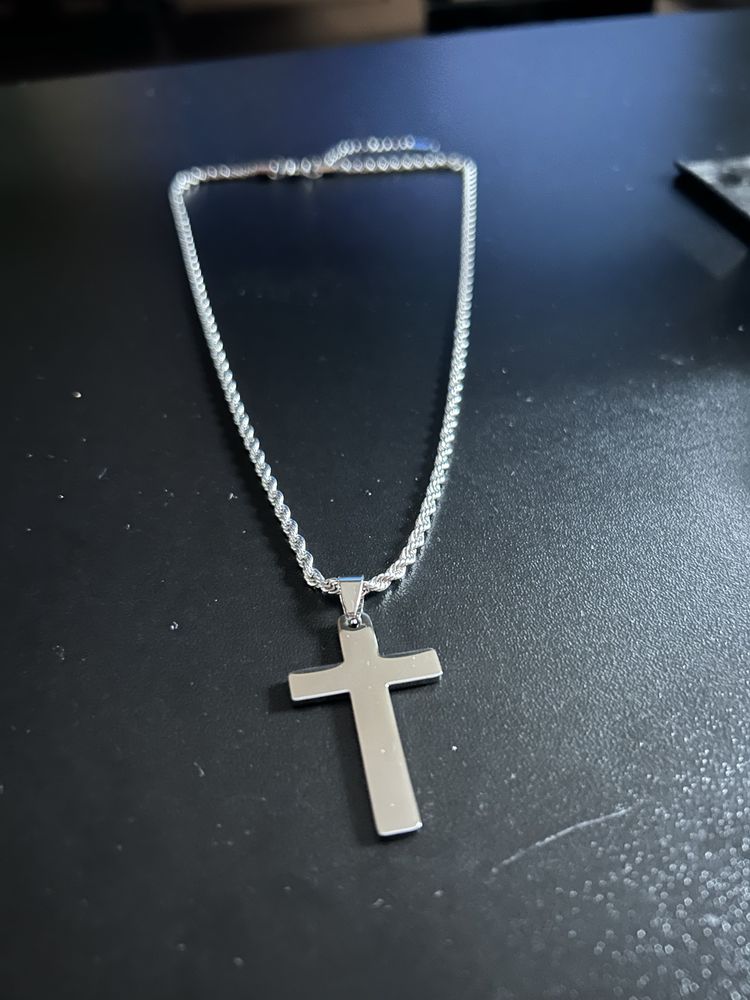 Łańcuszek z krzyżykiem srebrny