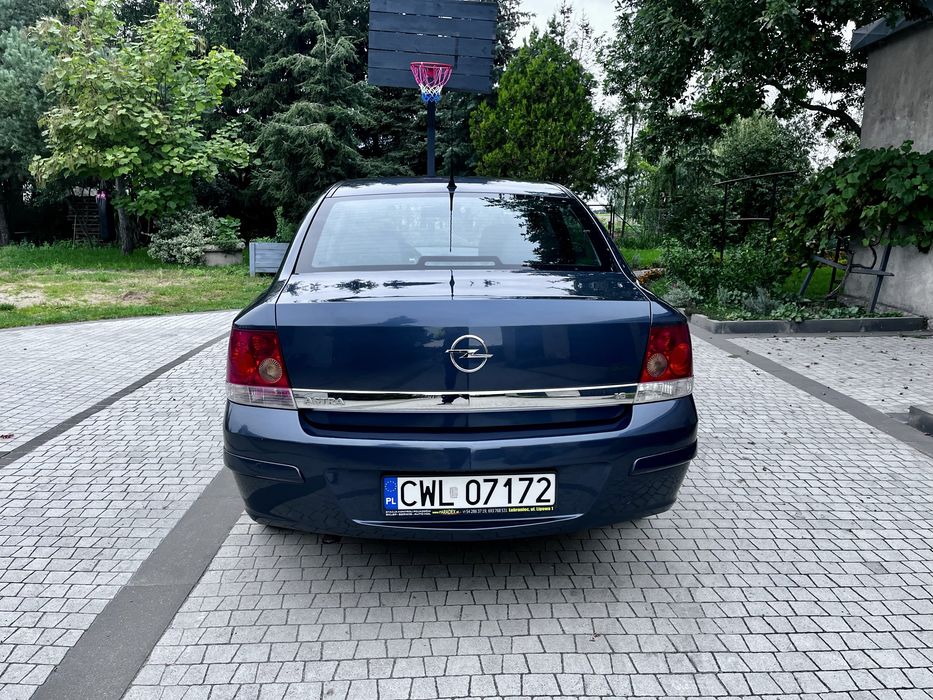 Opel Astra H Sedan 1.6 ECOTEC BENZYNA + LPG | 2008 | 189 tys. km