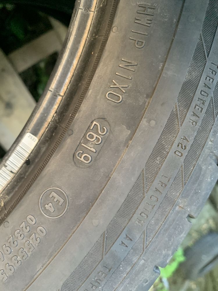 2x lato Continental 235/50/18V