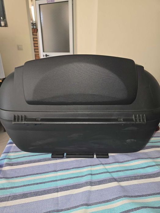 Vendo Top case com encosto e respetivo suporte de top case com base
