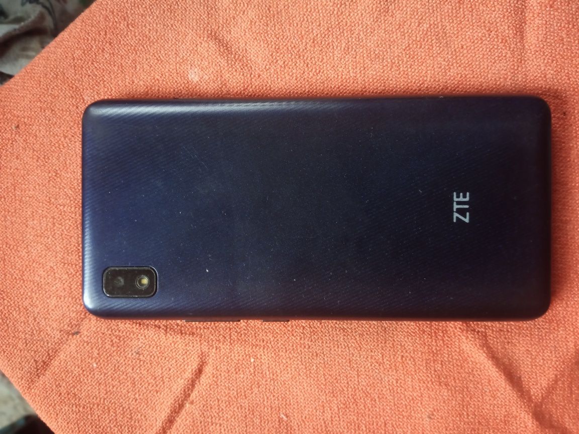 Телефон ZTE blade L210 по запчастям.