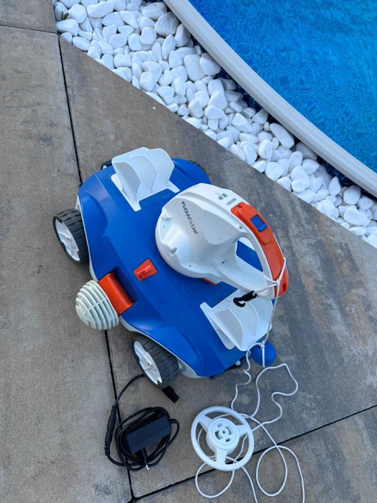 Robot czyszczący do basenów Bestway niebieski