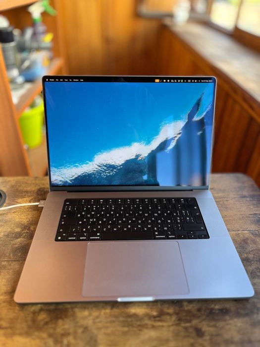 Apple MacBook Pro 16” M2 Max