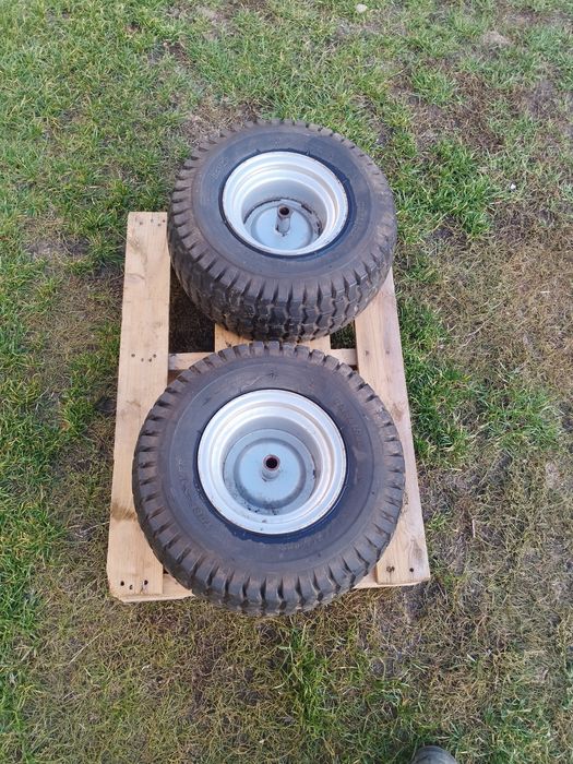 Koła do traktorka kosiarki  18x,,8.50-8cena za dwa tył