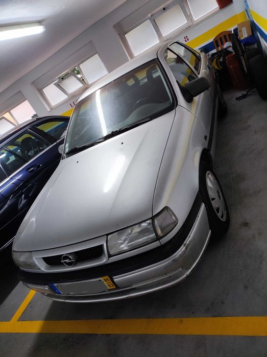 Vendo Opel Vectra, 1700cc de 1995
