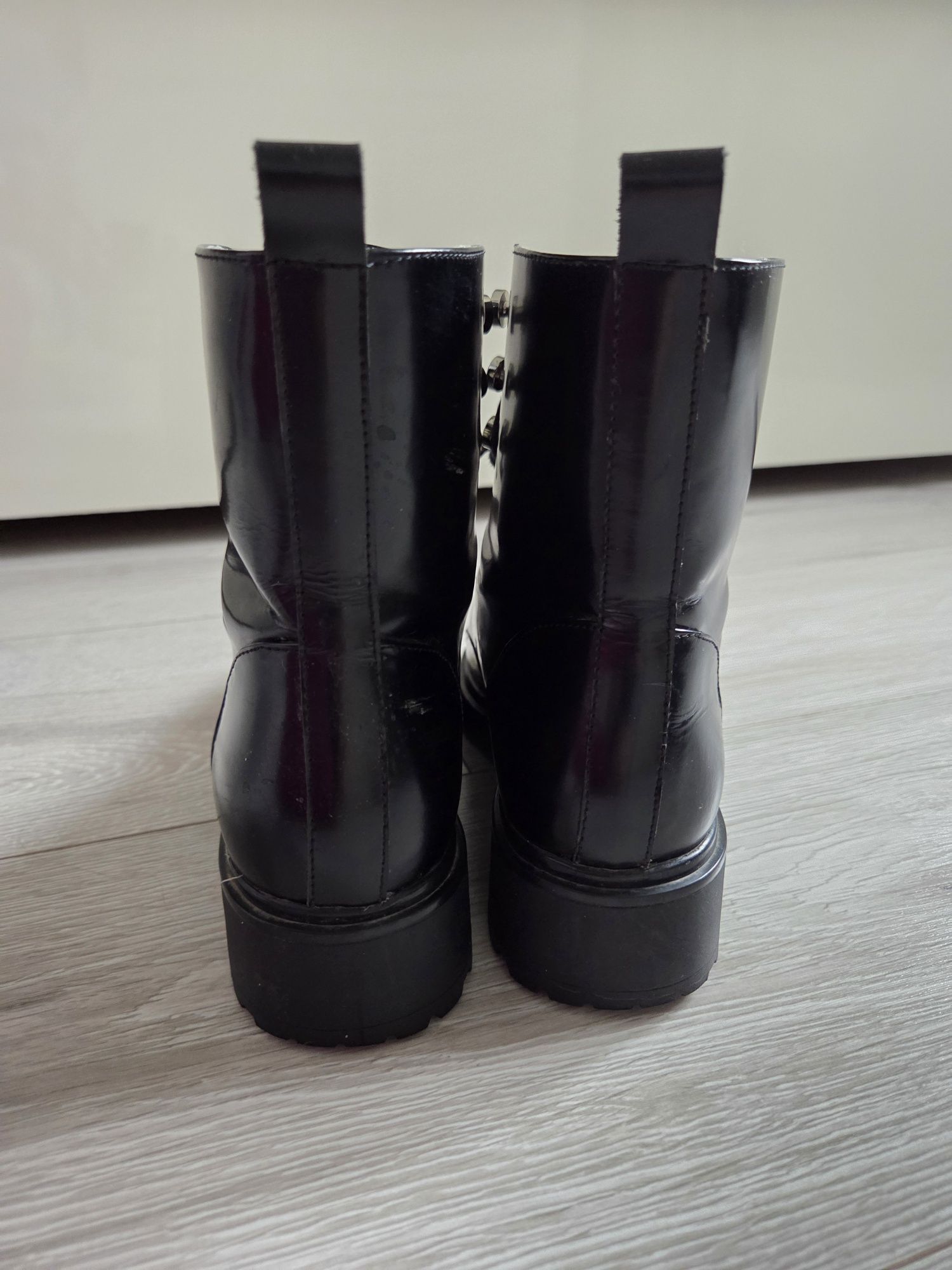 Glany lakierki wysokie Flowcy r.34