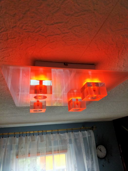 Żyrandol ledowo żarówkowy