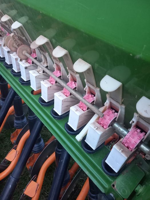 Siewnik zbożowy Amazone D8-30