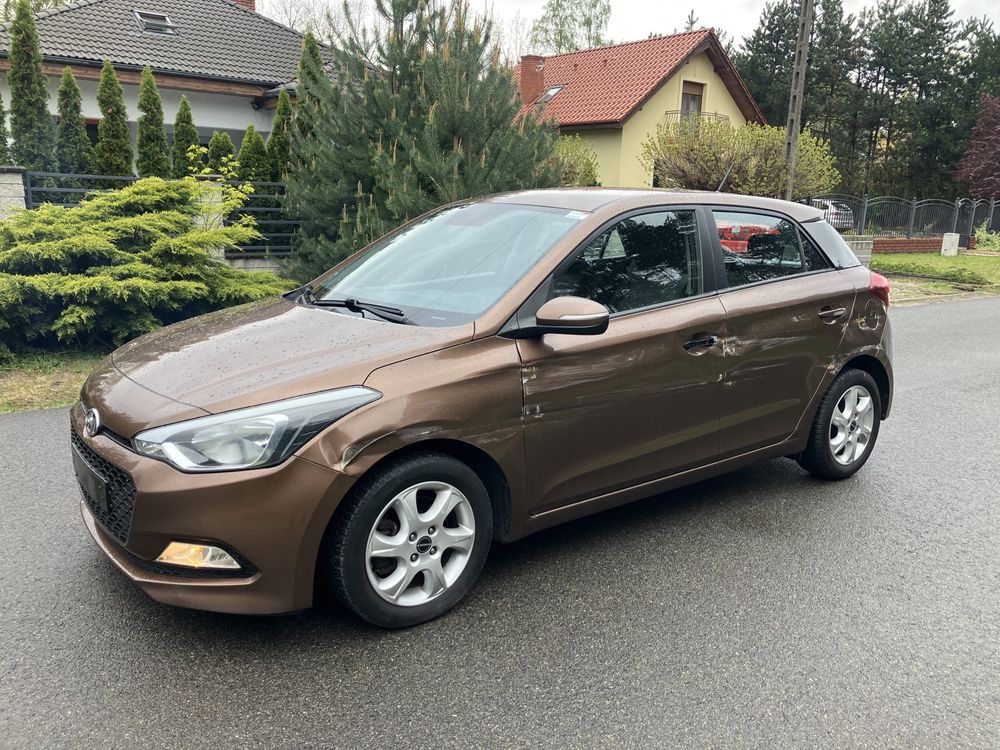 Hyundai I20  klima navi  kamera elektr