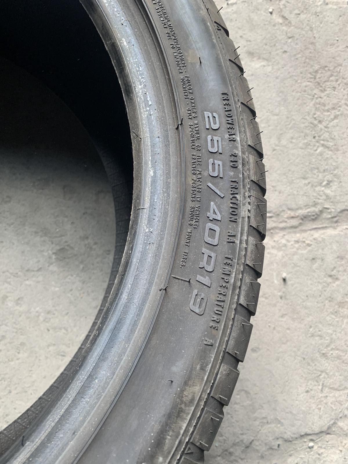 255.40.19 GoodYear 4шт лето БУ склад шины резина из Европы 40 R19