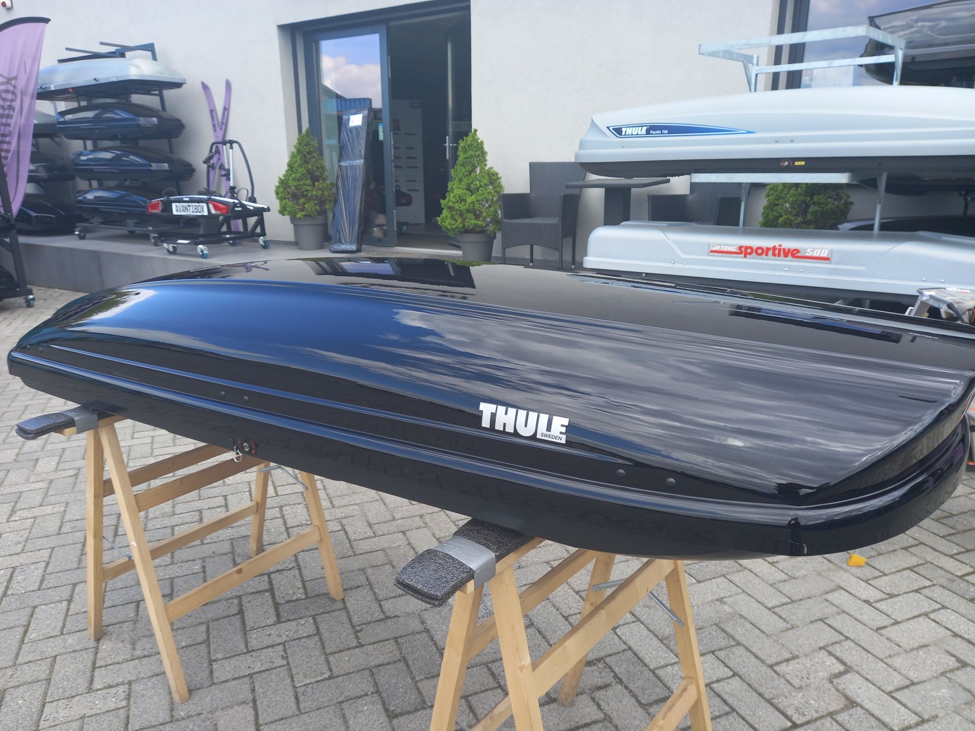 Boks dachowy Thule Spirit 820 srebrny połysk, box, kufer