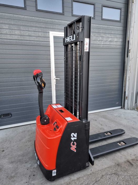 Wynajem wózka podnośnikowego, stackera - wysokość podnoszenia 3 m