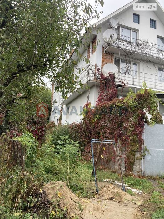 Продається просторий будинок по вул. Гонти