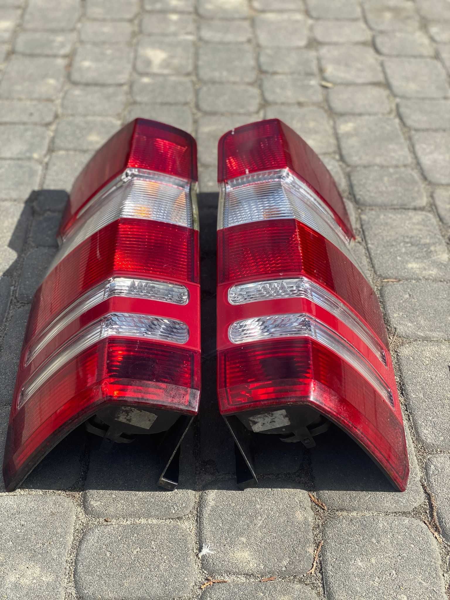 Lampy tył Prawa i lewa Mercedes Sprinter 06-17 w906