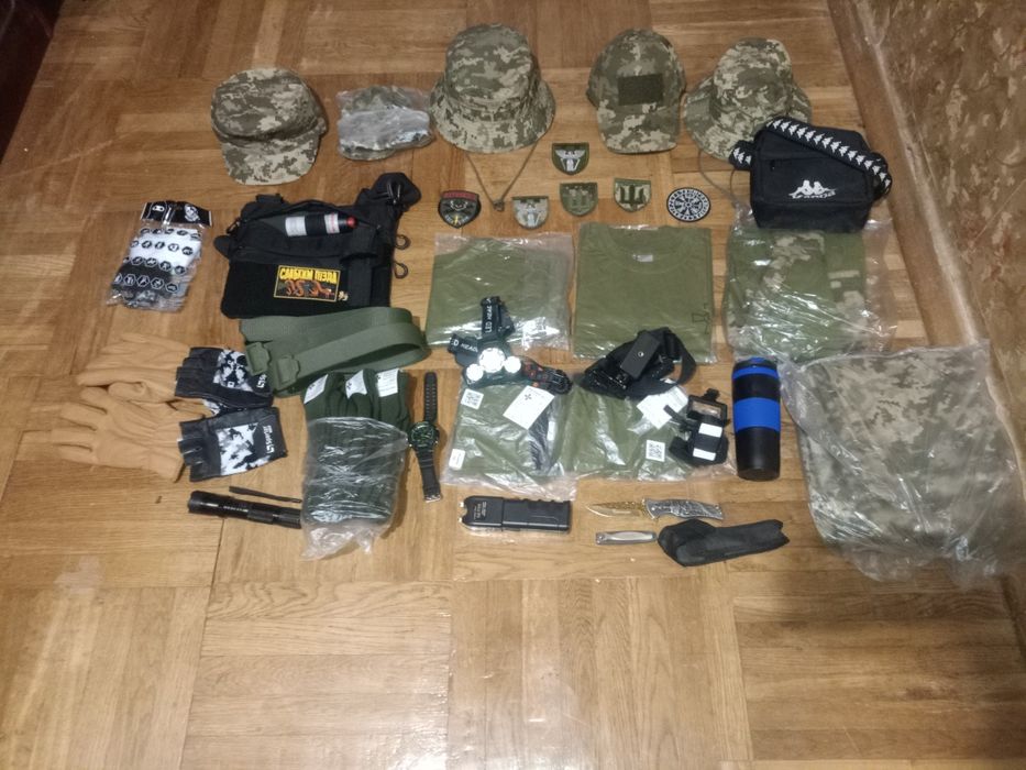 Нові різні військові речі