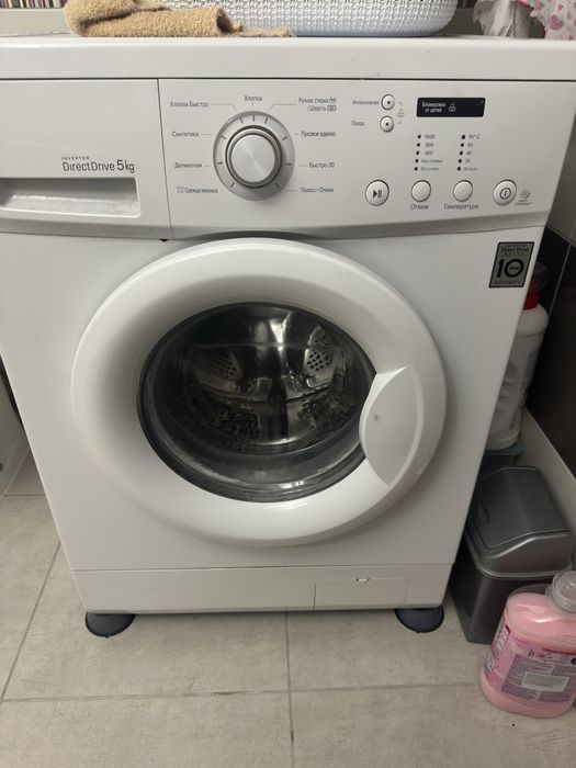 Пральна машина LG в робочому стані  на 5 кг