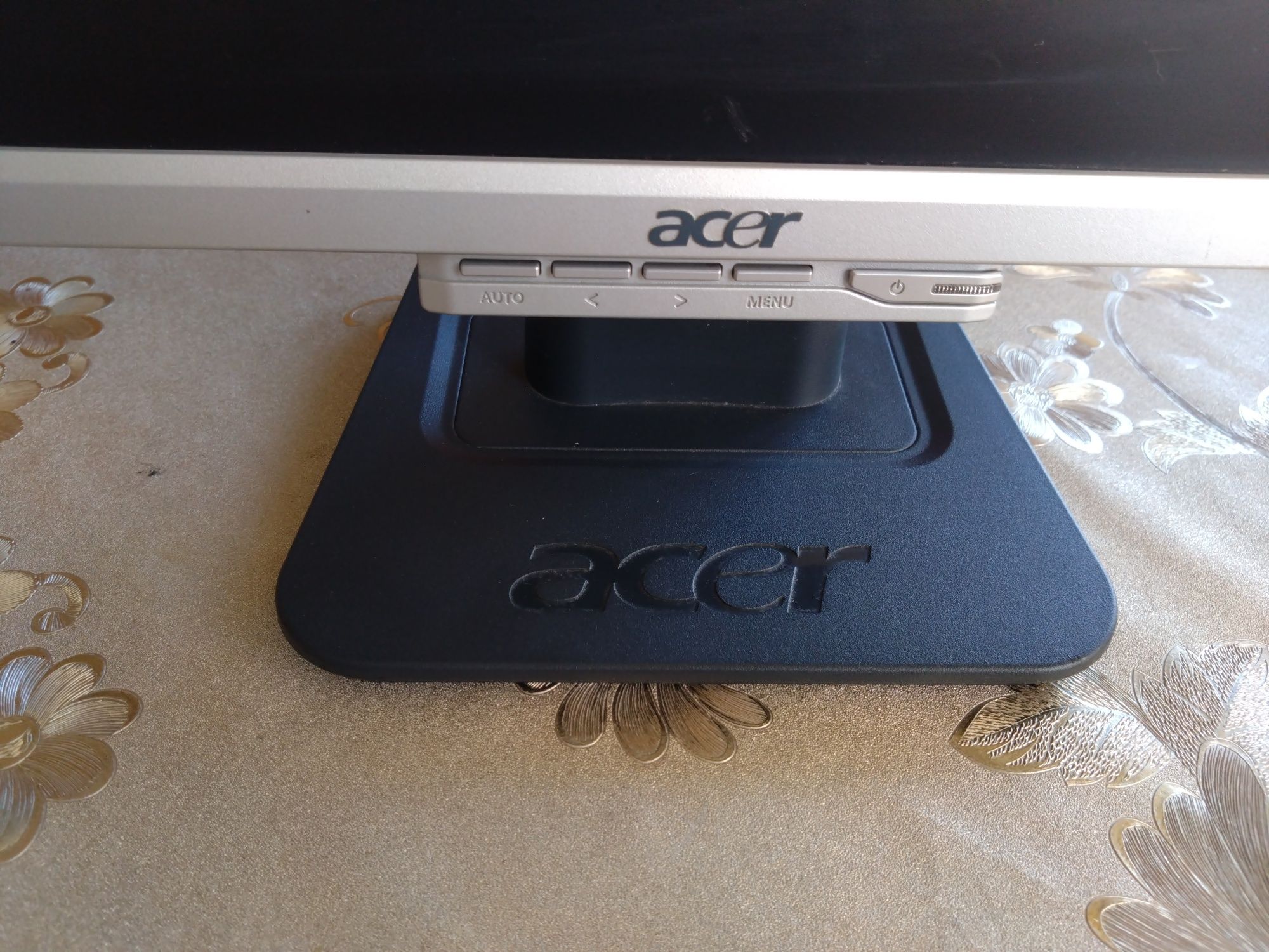 Monitor Acer AL1716