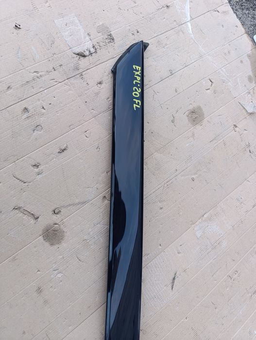 Молдинг лобового стекла левый Ford Explorer 6 2020г Оригинал.