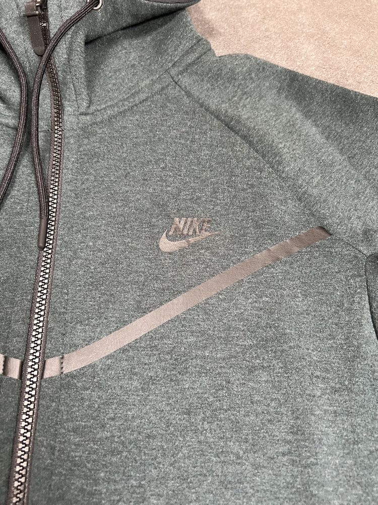 Bluza Nike tech fleece rozmiar M