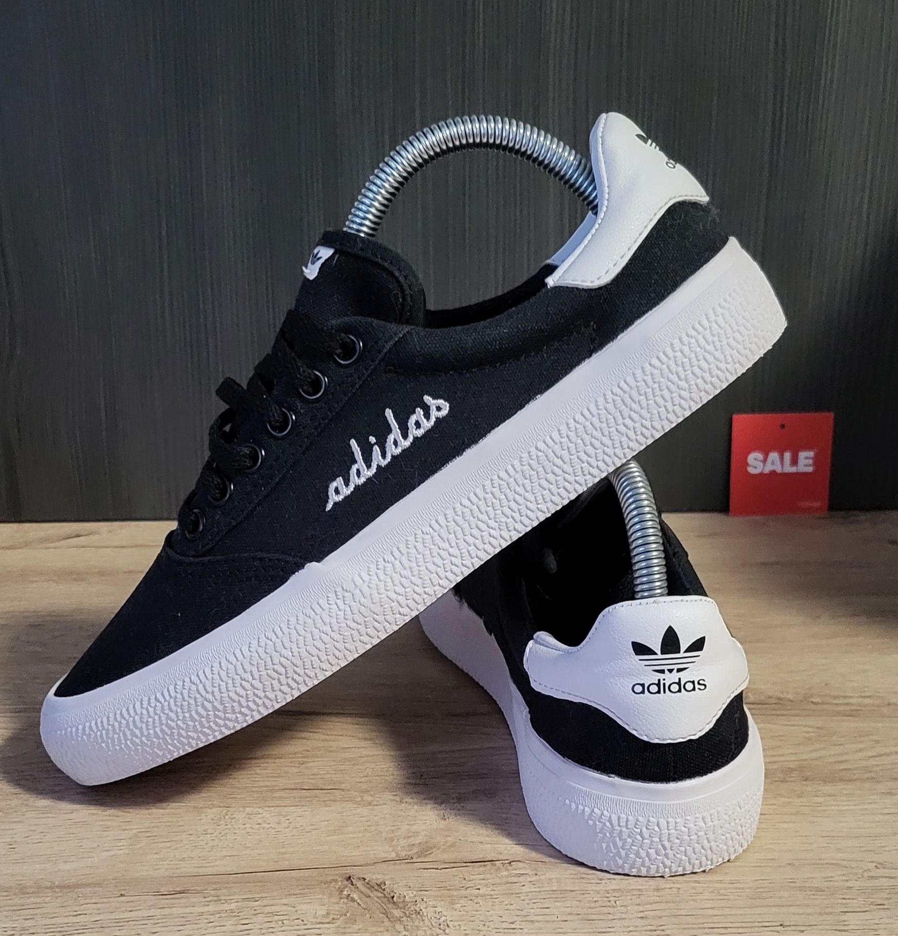 Кеди Adidas 3MC ,40 р