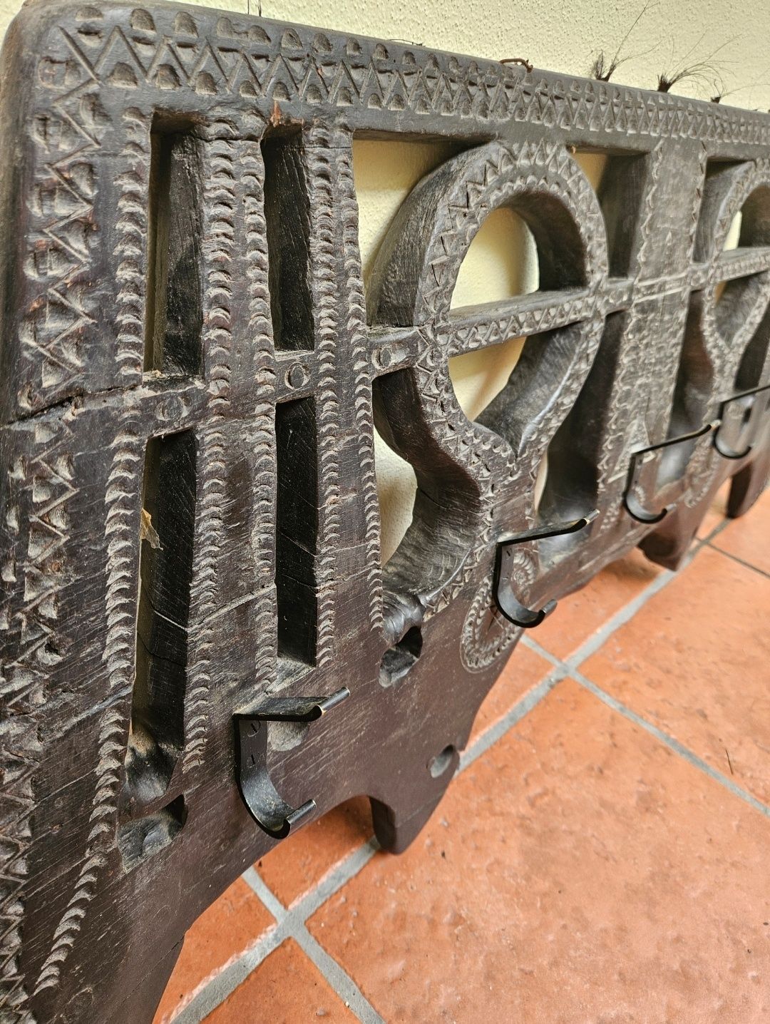 Cabide de madeira