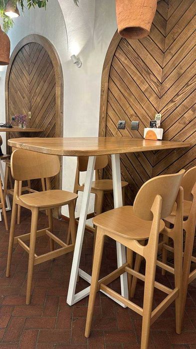 Дерев'яні стільці та столи для ресторану, кафе, бару чи готелю "Lula"