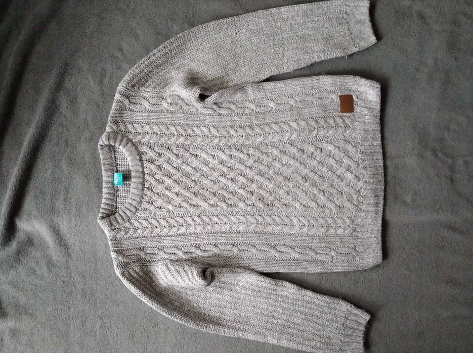 Szary ładny sweter 134