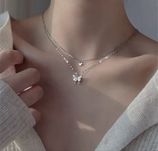 Elegancki dwuwarstwowy łancuszek z motylkiem