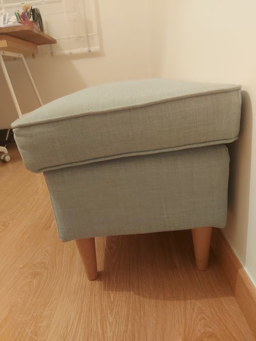 Repousa pés IKEA modelo STRANDMON